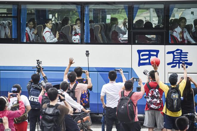 要去寻找其他的途径来了解到中国女排今年的首次大赛了