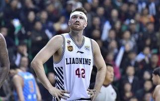 在2023年4月26日发表的文章《NBA球员工资表》中显示NBA所有球员的平均工资是952万